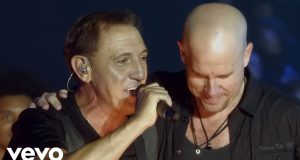 Franco de Vita – A Medio Vivir (Vuelve en Primera Fila – Live Version) ft. Gianmarco