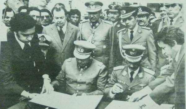 Bolivia y Chile firman Acuerdo de Charaña. 08 / Feb / 1975