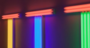 ¿A qué se debe el parpadeo de los fluorescentes?