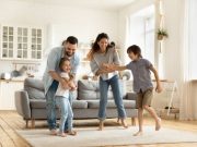 Baila Como si Nadie te Estuviera Viendo: Abrazando la Felicidad en el Presente