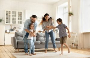 Baila Como si Nadie te Estuviera Viendo: Abrazando la Felicidad en el Presente