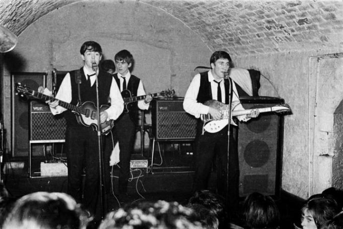Primera actuación de The Beatles 09 / Feb / 1961